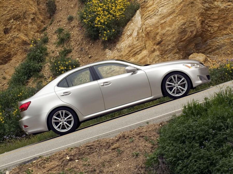  Lexus IS350 2005 года  (фото 65 из 82)